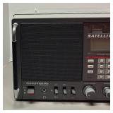 RR - Grundig Satellit International 650 Multiband Portable Radio
