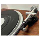 RR - Micro Seiki Quartz PLL Direct Drive Turntable (Electro Auto Up) Model: DQ-43