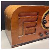 RR - Vintage Philco Vacuum Tube Radio Model: 38-7