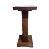 LL - Oak Vintage Pedestal Stand