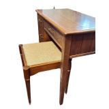 Singer Vintage Sewing Machine in Wood Desk Cabinet with Stool (AS369302)