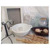 Variety of kitchen supplies & decor
