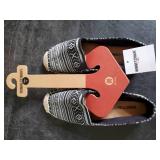 New Minnetonka Moccasin Women