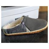 New Minnetonka Moccasin Tahoe Clog Grey Unisex Size 7m