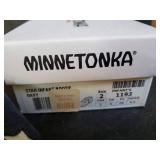 New 2 Pairs Minnetonka Moccasin Baby Infant Moccasins Size 1 & 2