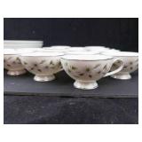 Teacups & Bowls Set with Gravy Boat & Creamer - White Daisy Pattern