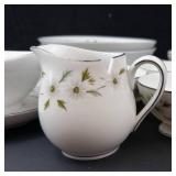Teacups & Bowls Set with Gravy Boat & Creamer - White Daisy Pattern