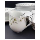 Teacups & Bowls Set with Gravy Boat & Creamer - White Daisy Pattern