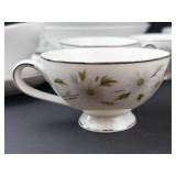 Teacups & Bowls Set with Gravy Boat & Creamer - White Daisy Pattern