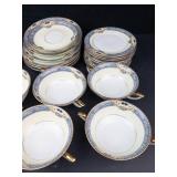 Queen Louise Bavaria Dinnerware Set - 22-Piece with Gravy Boat