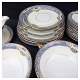 Queen Louise Bavaria Dinnerware Set - 22-Piece with Gravy Boat