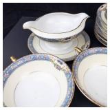 Queen Louise Bavaria Dinnerware Set - 22-Piece with Gravy Boat