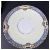 Queen Louise Bavaria Dinnerware Set - 22-Piece with Gravy Boat