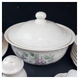 Pfaltzgraff Grapevine Dinnerware Set - White Porcelain with Purple Grapes