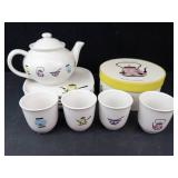 Rosanna Asian Tea Set - Teapot, 4 Teacups & 4 Saucers (Made in China)