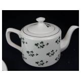 Carrigaline Pottery Co. Ireland Clover Pattern Teapot & Plate Set