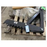 Wolverine 36inch Hydraulic Backhoe Excavator Thumb (FCM-31-36IN) Wolverine 36inch Hydraulic Backhoe Excavator Thumb (FCM-31-36IN)