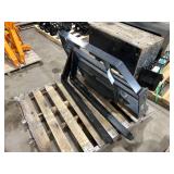 Landhonor Mini Skid Steer Pallet Fork Frame (MPF-11-2000G) Landhonor Mini Skid Steer Pallet Fork Frame (MPF-11-2000G)