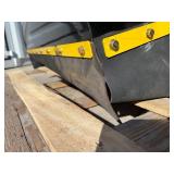 FUTURE Mini Skid Steer Sweeper (FT-BS43) FUTURE Mini Skid Steer Sweeper (FT-BS43)