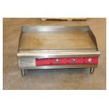 Avantco 177EG30N 30' Countertop 3-Burner Electric Griddle
