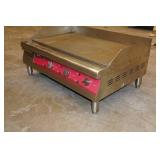 Avantco 177EG30N 30' Countertop 3-Burner Electric Griddle