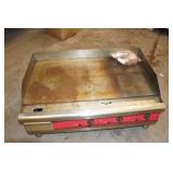 Avantco 177EG30N 30' Countertop 3-Burner Electric Griddle