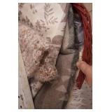 Vintage Glassware & Decor