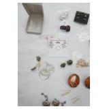 Fashion Jewelry Lot: Earrings
