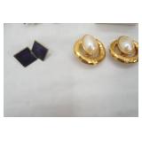 Fashion Jewelry Lot: Earrings