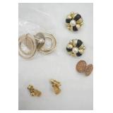 Jewelry Lot: Clip Earrings