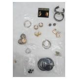 Jewelry Lot: Pierced Earrings
