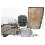 Kitchenware Lot: baking pans, casseroles, corning ware and lids, serving tray