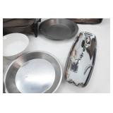 Kitchenware Lot: baking pans, casseroles, corning ware and lids, serving tray