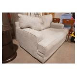 Franklin Furniture Protege Crosby Dove Loveseat 63" W x 43" D x 40" H