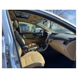 2012 HYUNDAI ELANTRA LIMITED *2 Owner* (NO RESERVE)