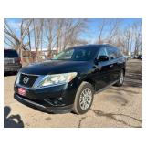 2013 NISSAN PATHFINDER SV *No Accidents Reported | 2 Owner | 137k Miles* (NO RESERVE)