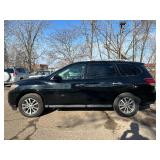2013 NISSAN PATHFINDER SV *No Accidents Reported | 2 Owner | 137k Miles* (NO RESERVE)