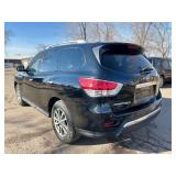 2013 NISSAN PATHFINDER SV *No Accidents Reported | 2 Owner | 137k Miles* (NO RESERVE)