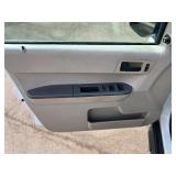 2012 FORD ESCAPE XLS *All Wheel Drive* (NO RESERVE)