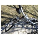 Schwinn Avenue Hybrid Bicycle