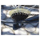 Schwinn Avenue Hybrid Bicycle