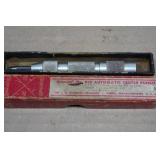 Starrett No 818 Automatic Center Punch & No 474 Screw Pitch Gage