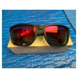 New in Box: Blenders Eyewear Float2o Fire Wave sunglasses (model BE5503).