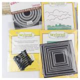 Cottage Cutz Nestled Stitched Scallop Circle Set Cottage Cutz Nestled Stitched Scallop Circle Set