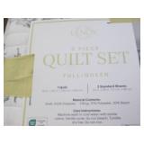 Lenox Full Queen 3 piece quilt set...