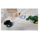 John Deere Model A Tractor Replica, Gass Vase