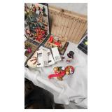 Christmas Décor and Book Lot