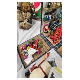 Christmas Décor and Book Lot