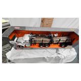 Peter Built Model 367 Logging Semi Trailer 1:16