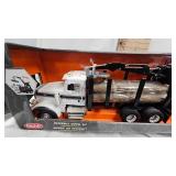 Peter Built Model 367 Logging Semi Trailer 1:16